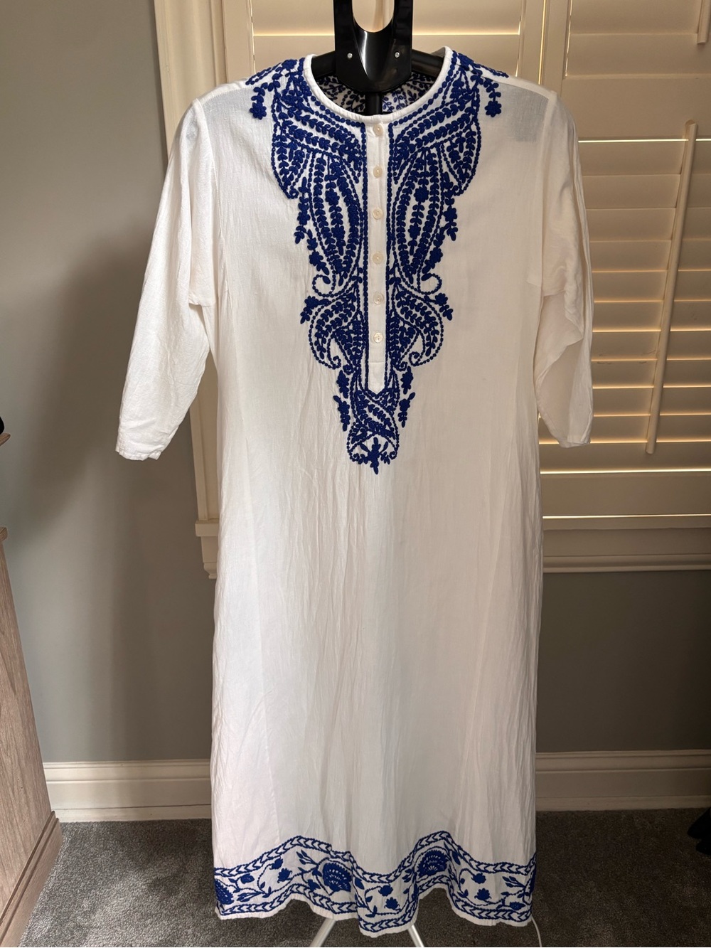 Roller Rabbit White Midi Dress with Blue Embroidery